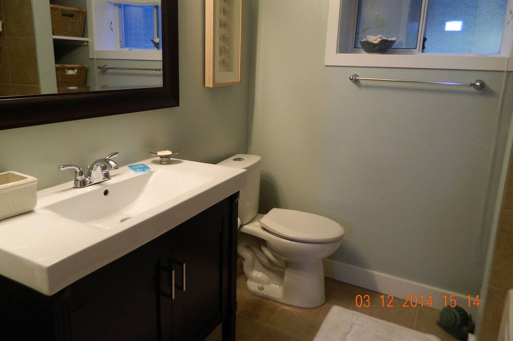 Photo of Bathroom in Central Saanich