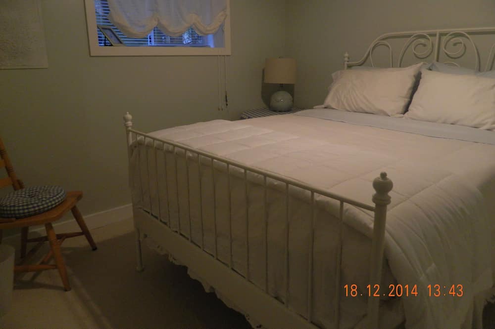 Photo of Bedroom in Central Saanich