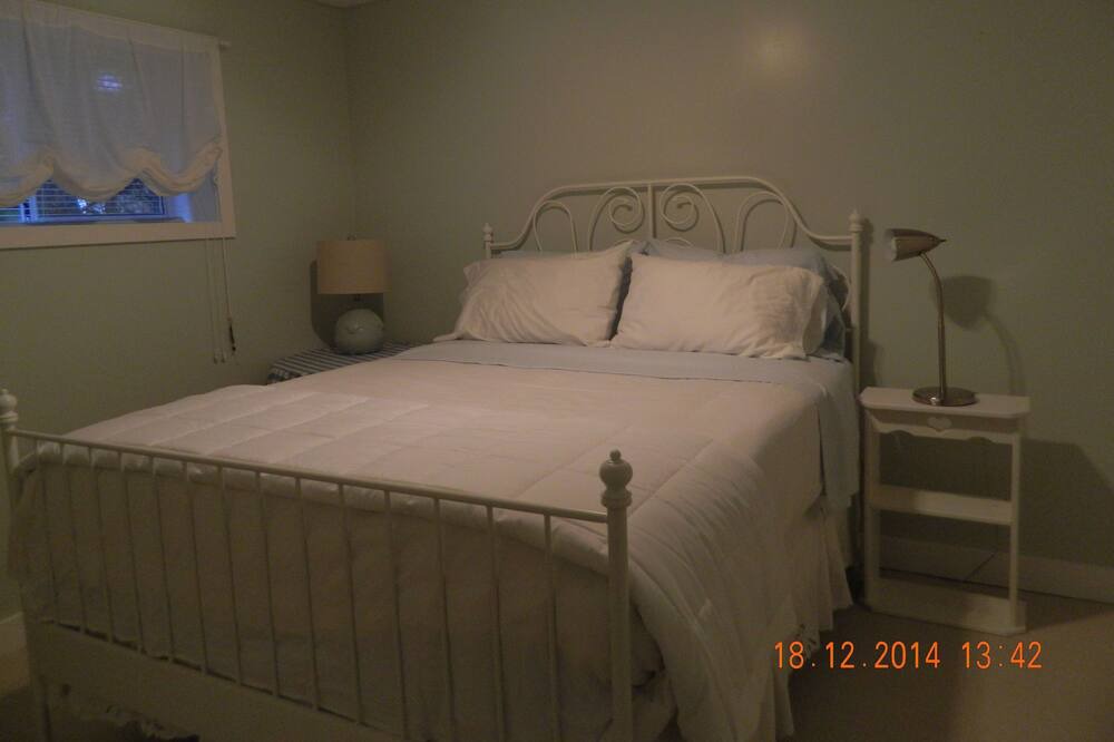 Photo of Bedroom in Central Saanich