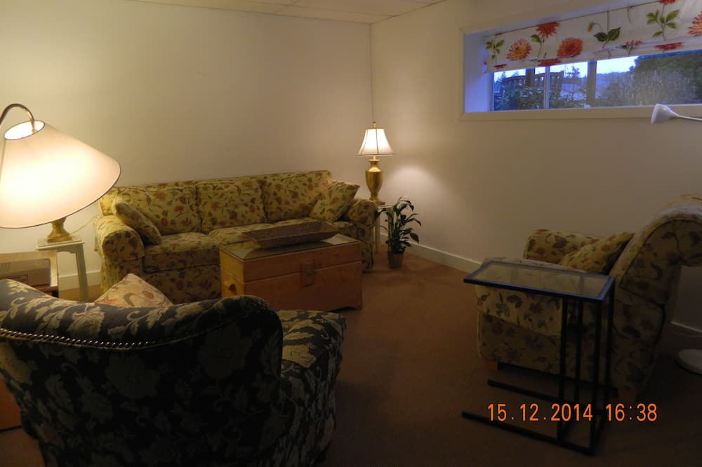 Photo of Bedroom in Central Saanich