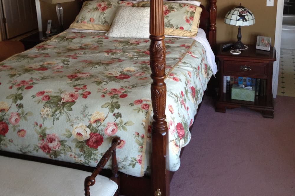 Photo of Bedroom in Okotoks