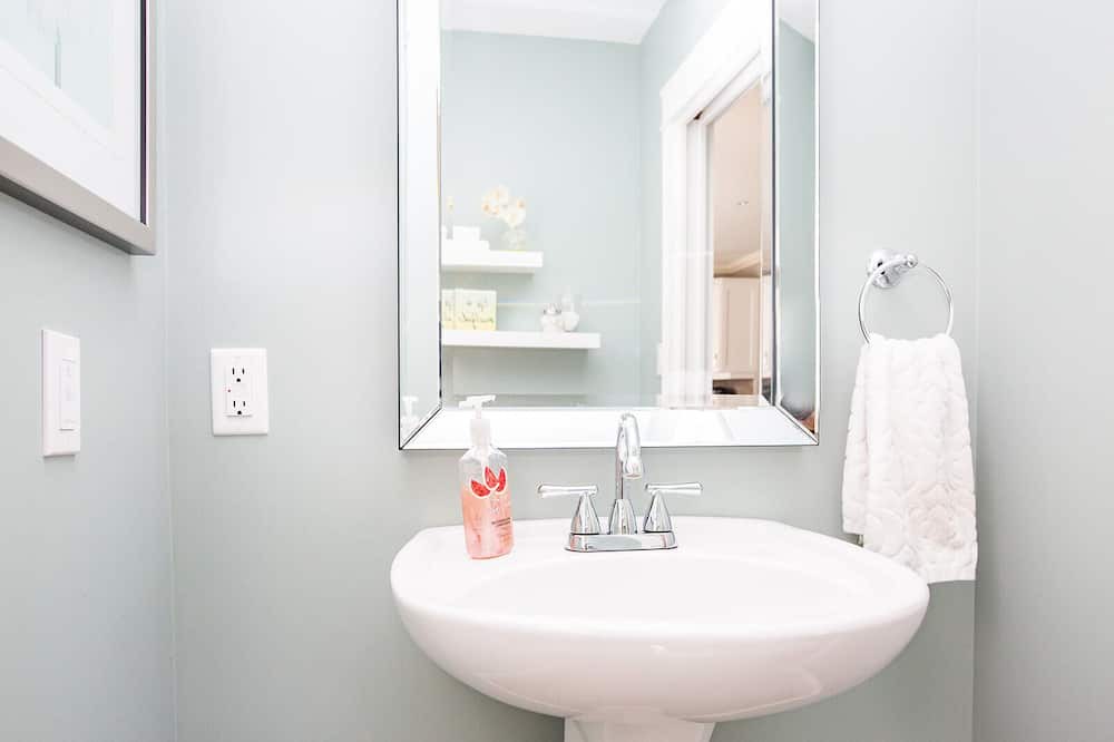 Photo of Bathroom in Stratford
