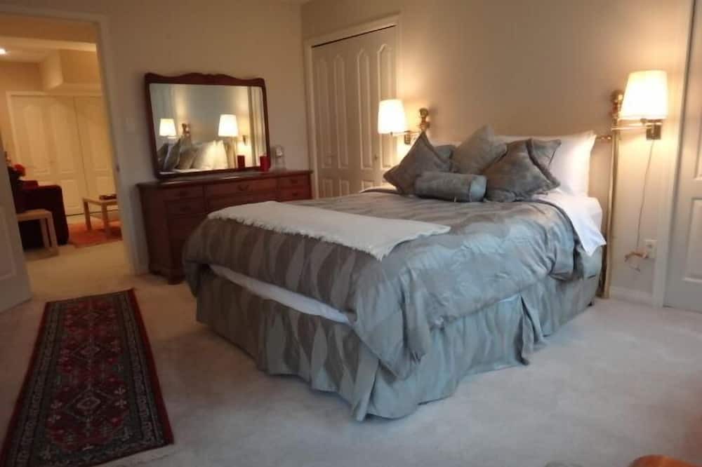 Photo of Bedroom in Cobble Hill