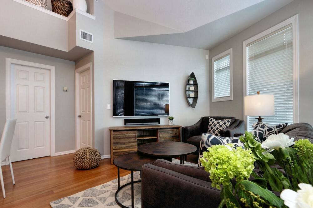 Photo of Livingroom in North End