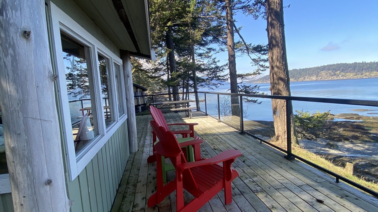 Photo of Patio Balcony in Saturna Island