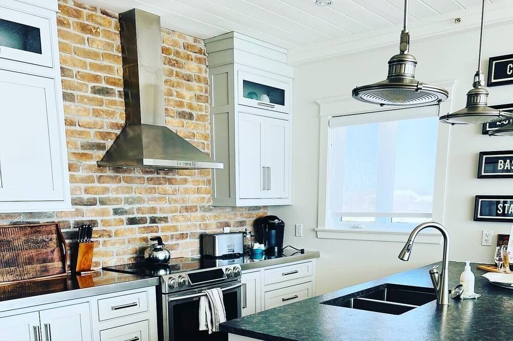 Photo of Kitchen in Queens Square