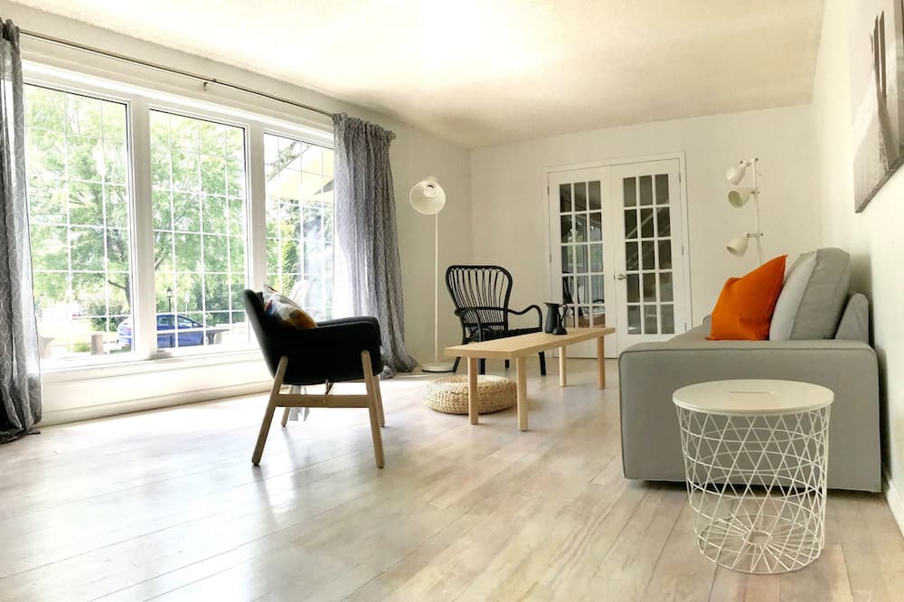 Photo of Livingroom in Red Deer
