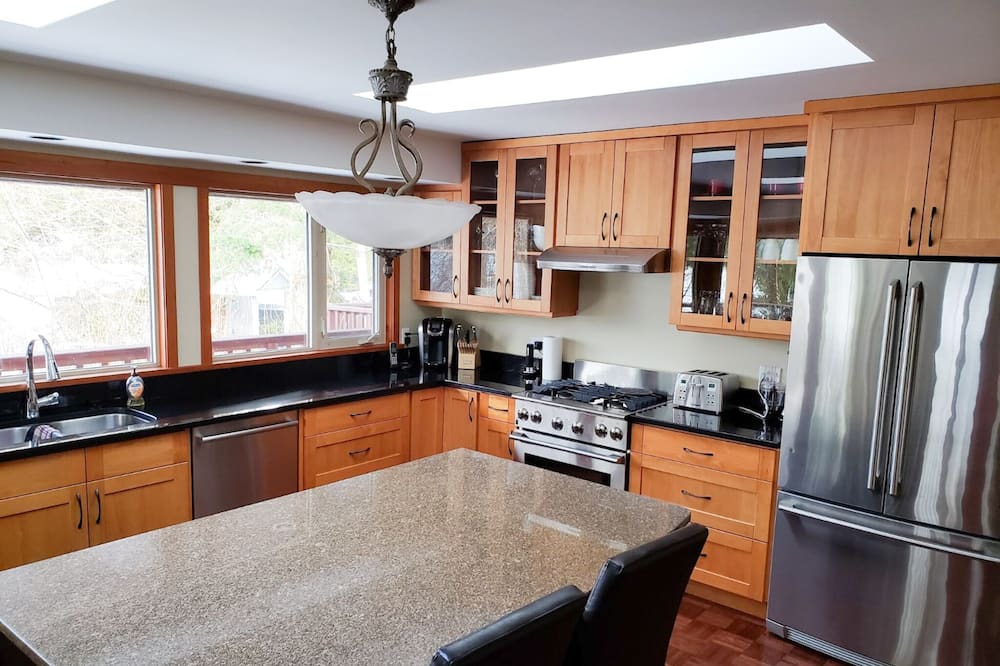 Photo of Kitchen in Port Alberni