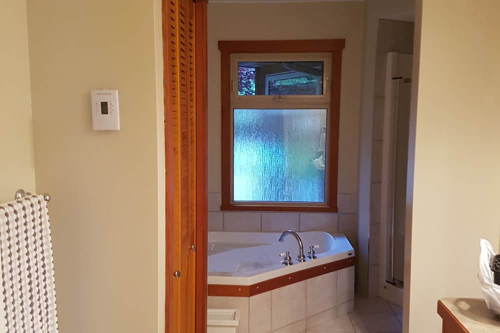 Photo of Bathroom in Port Alberni