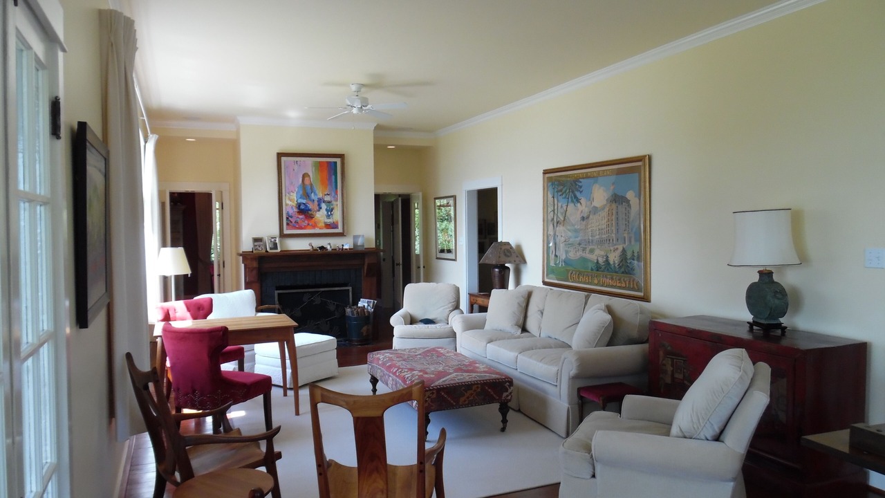 Photo of Livingroom in Salt Spring Island