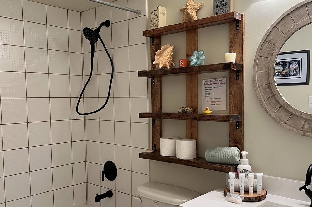 Photo of Bathroom in Okanagan-Similkameen