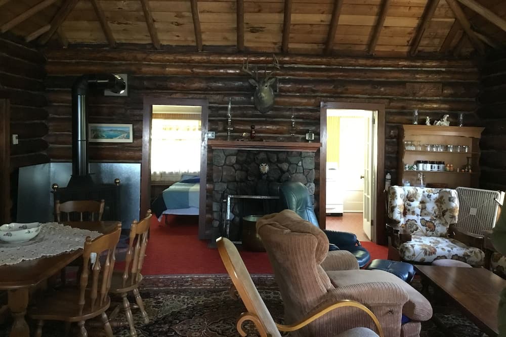 Photo of Livingroom in Victoria Beach