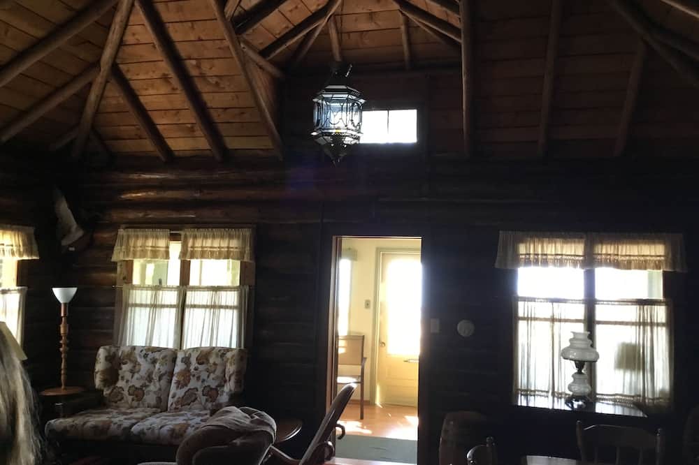 Photo of Livingroom in Victoria Beach
