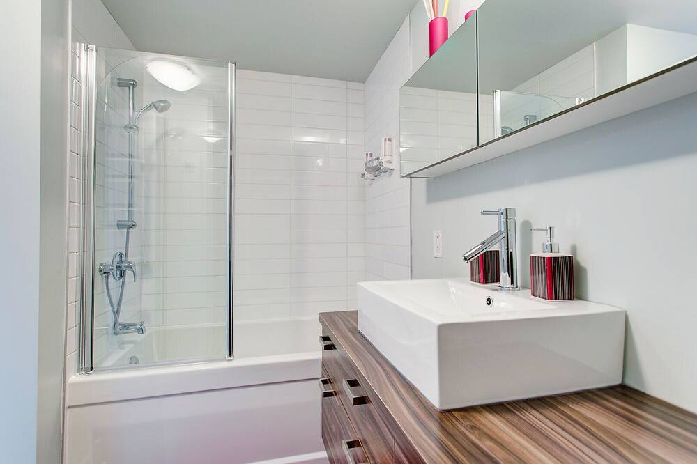 Photo of Bathroom in Griffintown