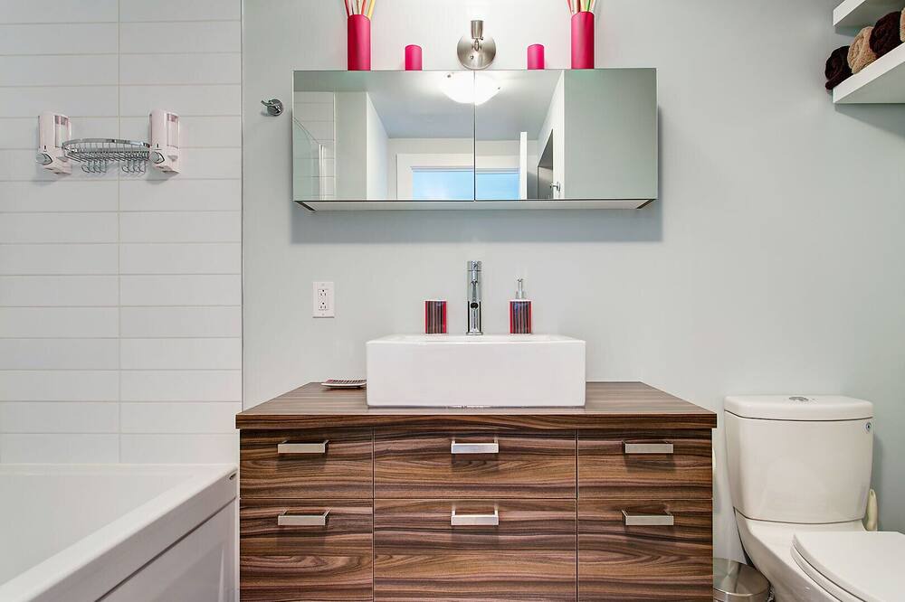 Photo of Bathroom in Griffintown
