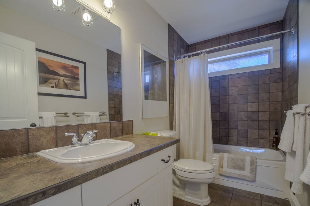Photo of Bathroom in North End