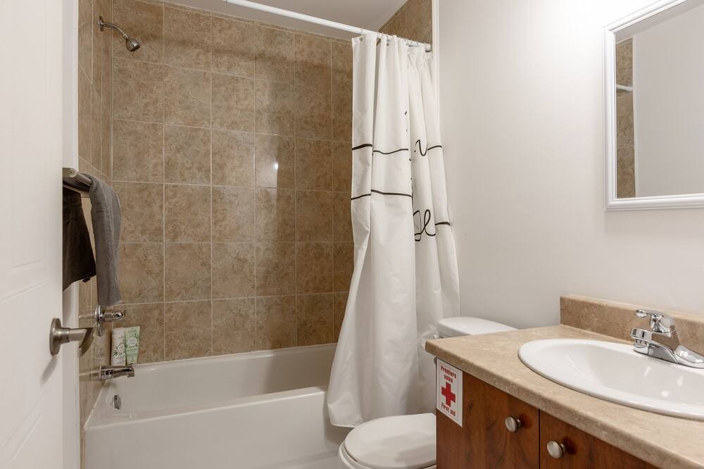 Photo of Bathroom in Hochelaga