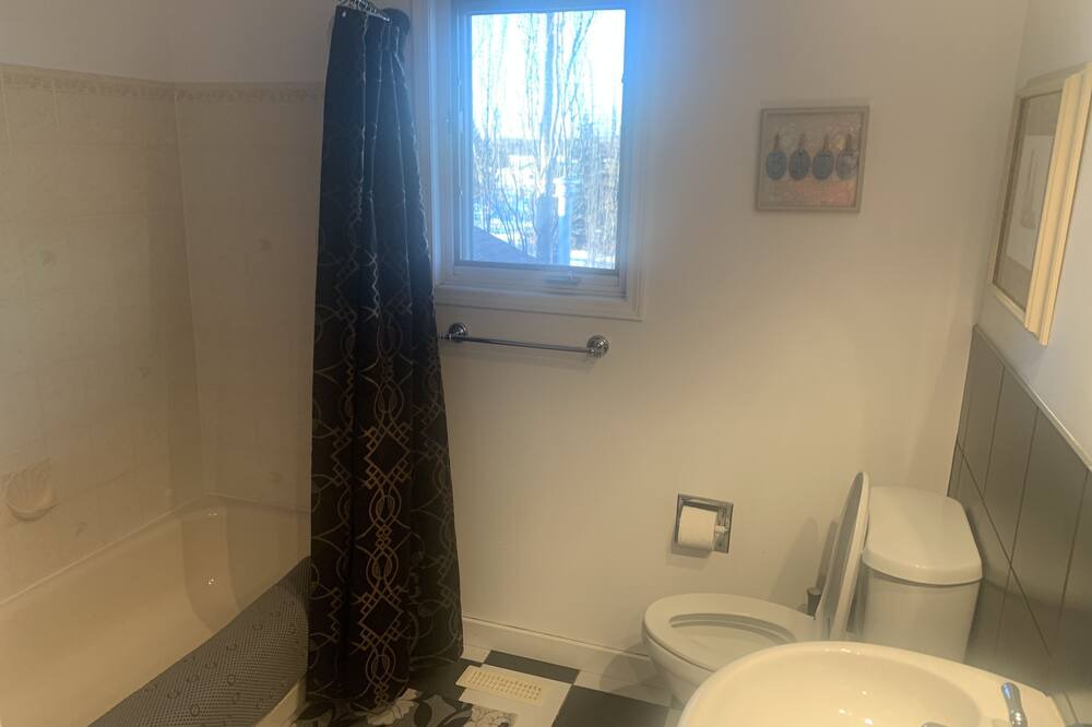 Photo of Bathroom in Leduc County