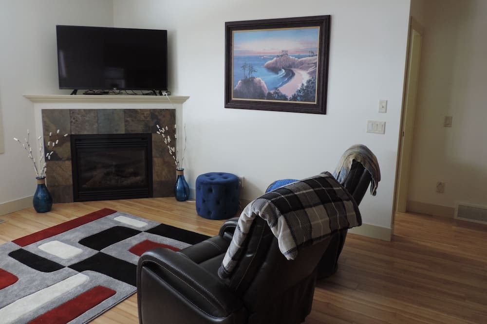 Photo of Livingroom in Westbank