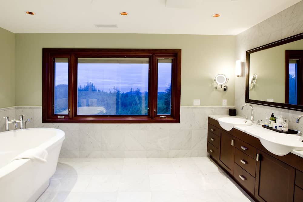 Photo of Bathroom in Bowen Island