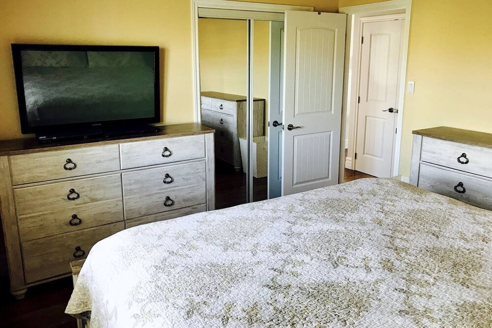Photo of Bedroom in Clinton