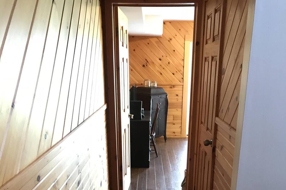 Photo of Bedroom in Clinton