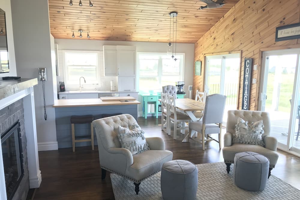 Photo of Livingroom in Clinton