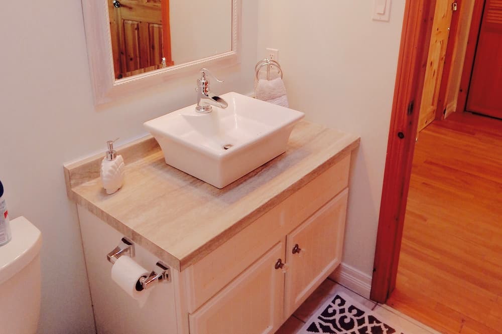 Photo of Bathroom in Clinton