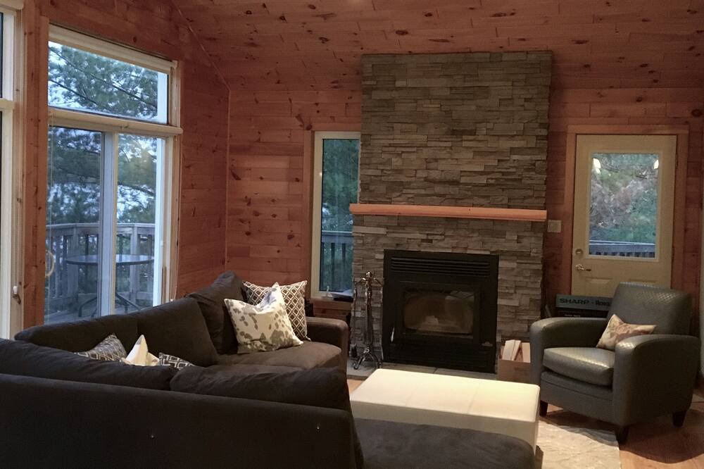 Photo of Livingroom in Severn