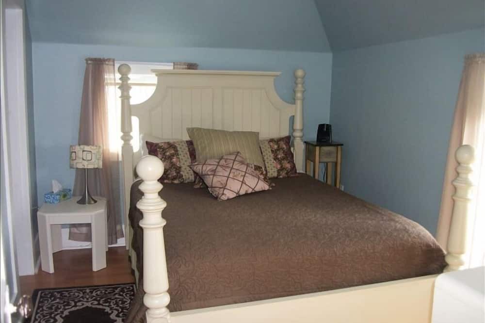 Photo of Bedroom in Little Pond
