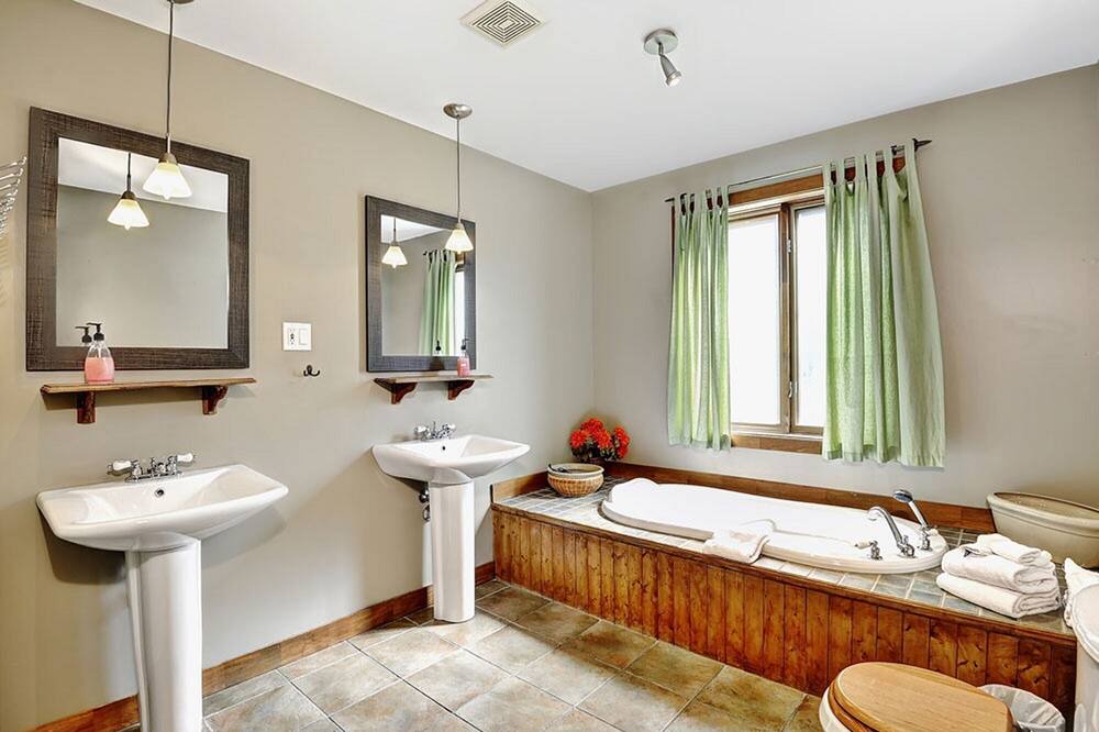 Photo of Bathroom in Stoneham