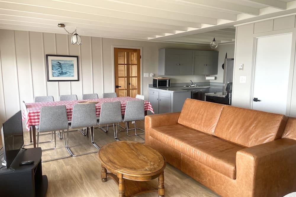 Photo of Livingroom in Tiny