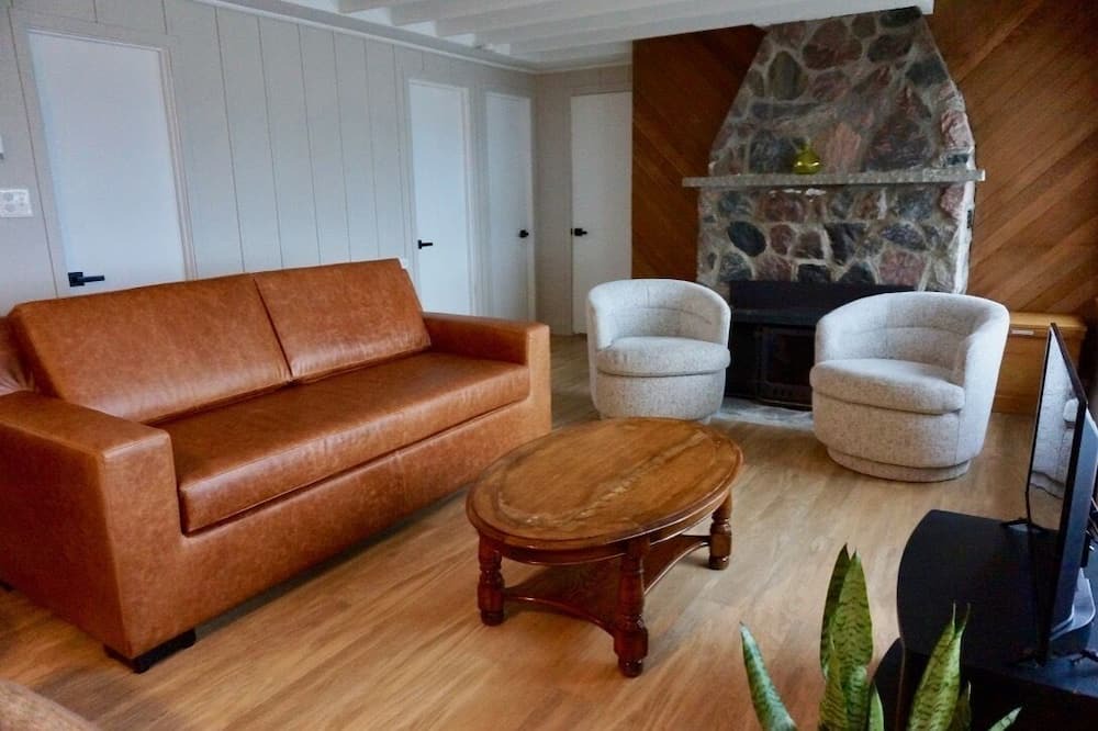 Photo of Livingroom in Tiny