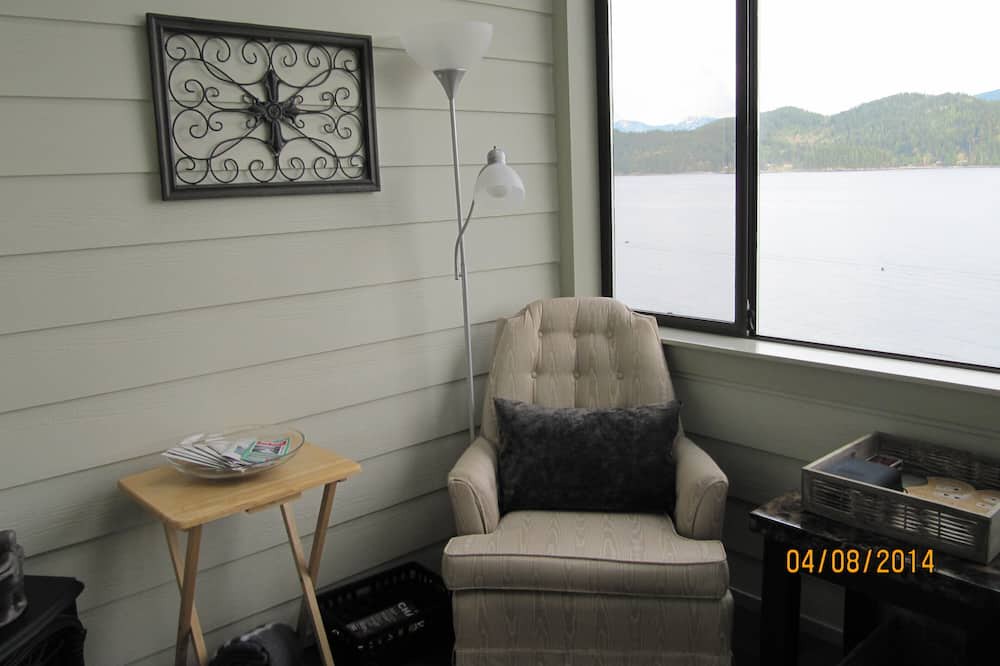 Photo of Livingroom in Gibsons