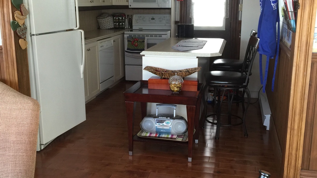Photo of Kitchen in Saint-Jean-de-l'lle-d'Orleans