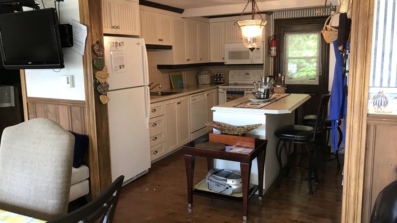 Photo of Kitchen in Saint-Jean-de-l'lle-d'Orleans