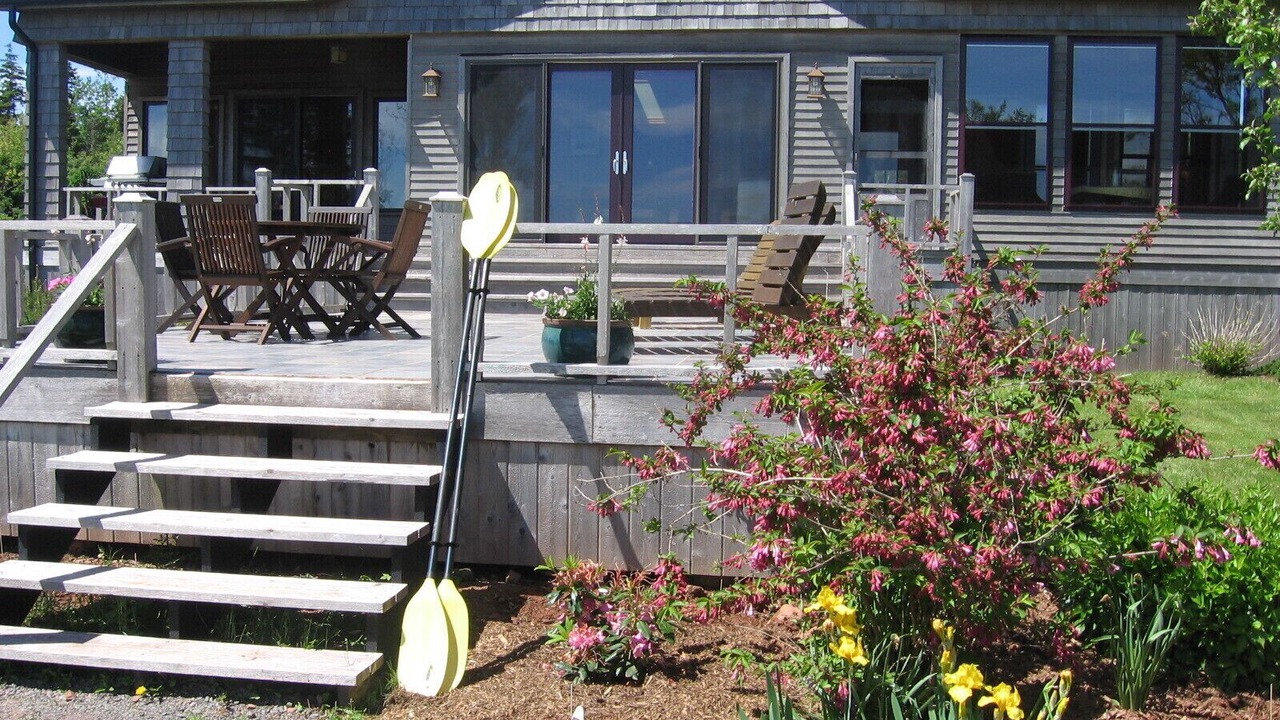 Photo of Outdoor in Red House