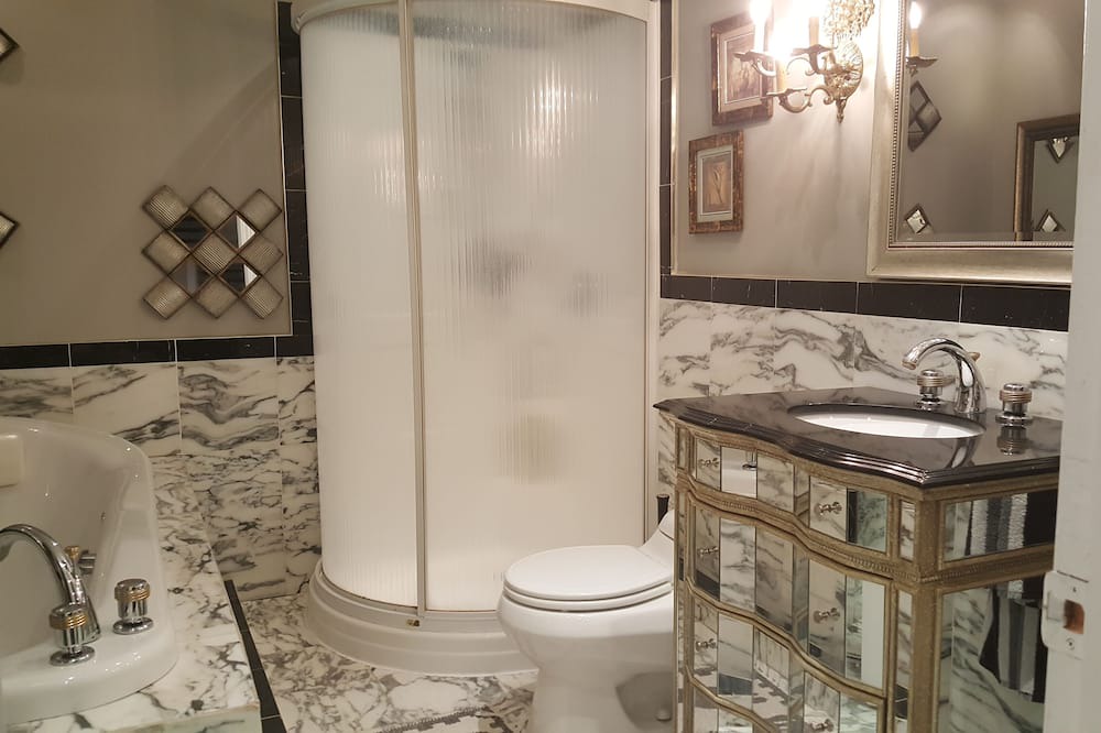 Photo of Bathroom in Brossard