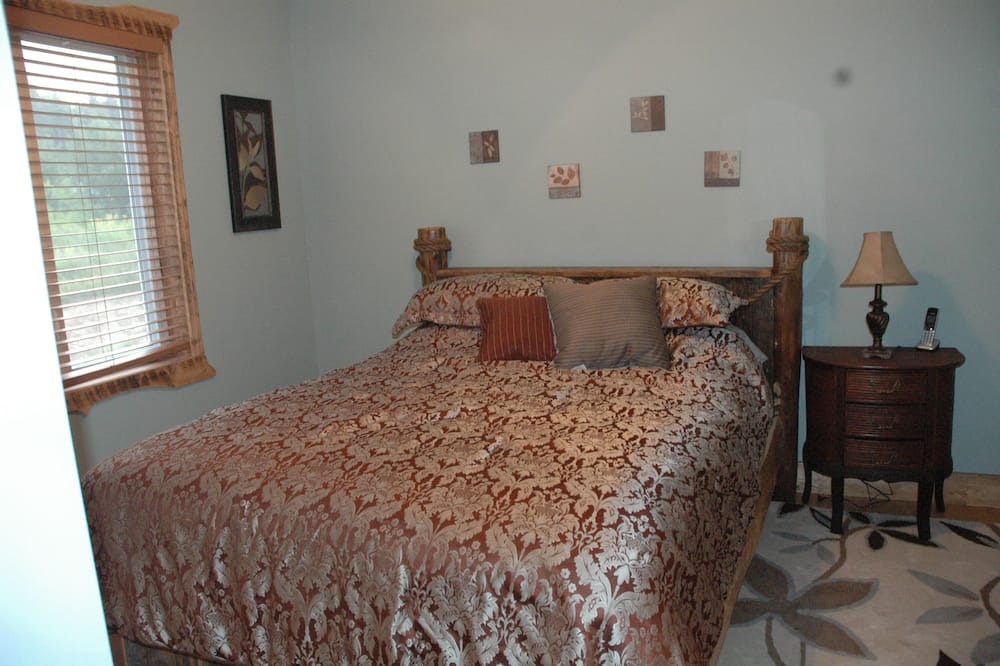 Photo of Bedroom in Ingonish Beach