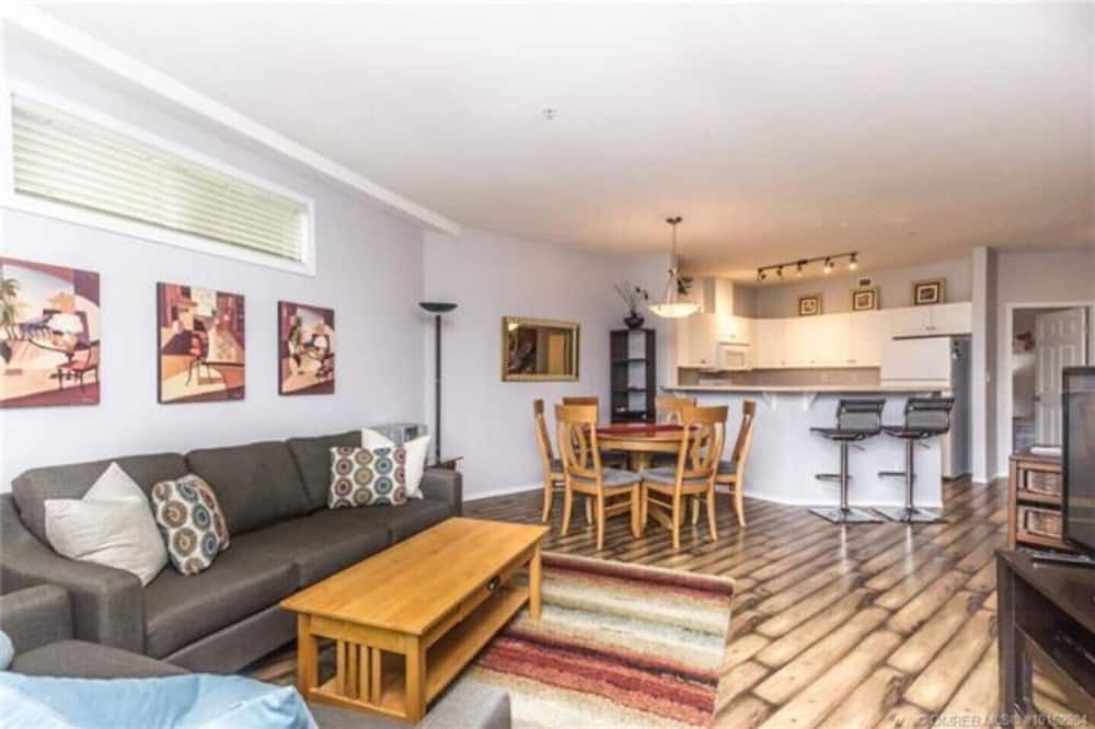 Photo of Livingroom in North End