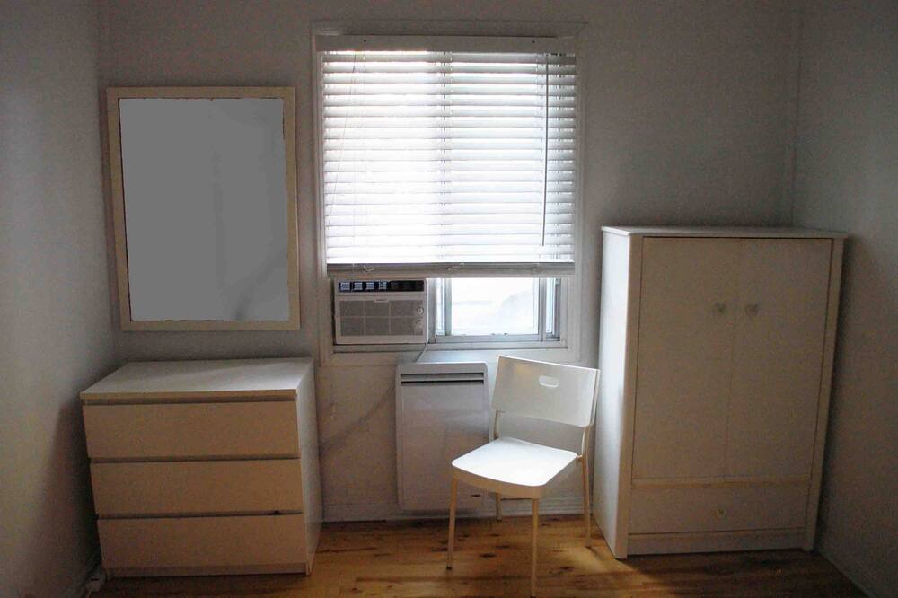 Photo of Bedroom in Mile-Ex