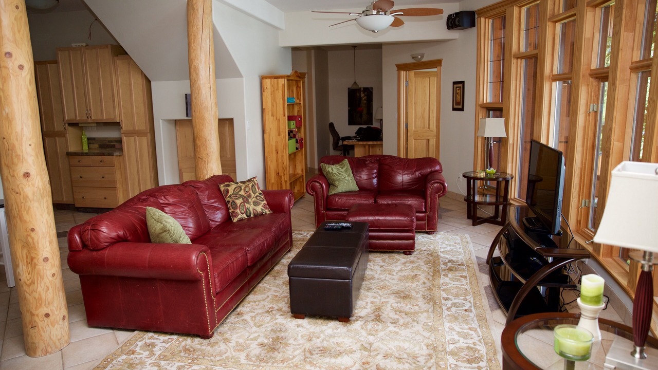 Photo of Livingroom in Christina Lake