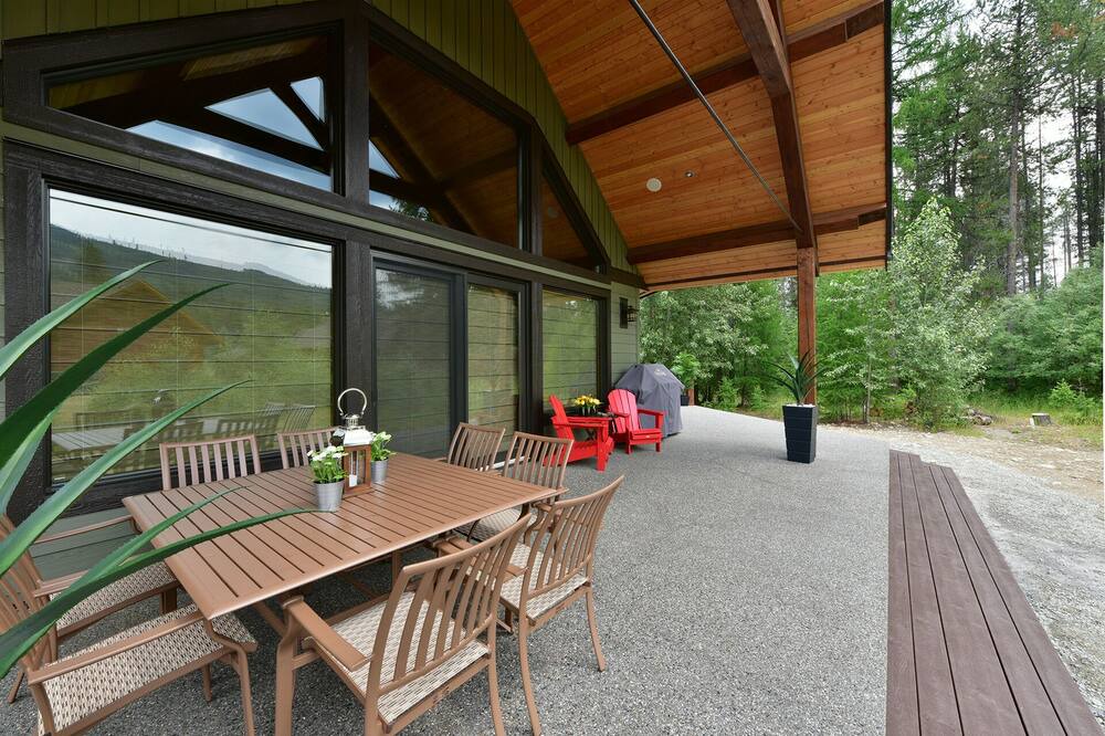 Photo of Patio Balcony in East Kootenay
