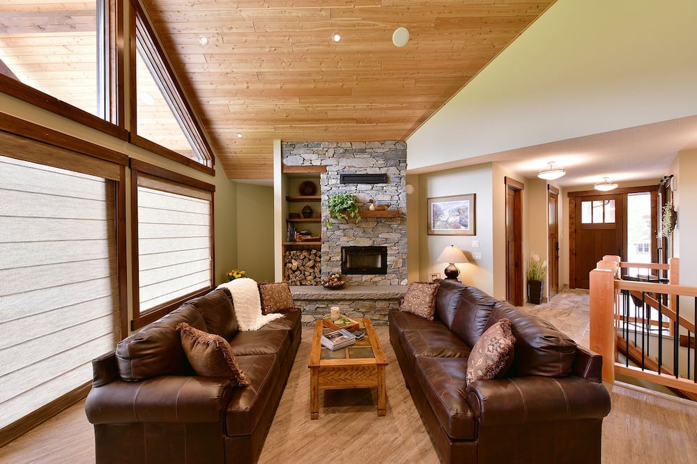 Photo of Livingroom in East Kootenay