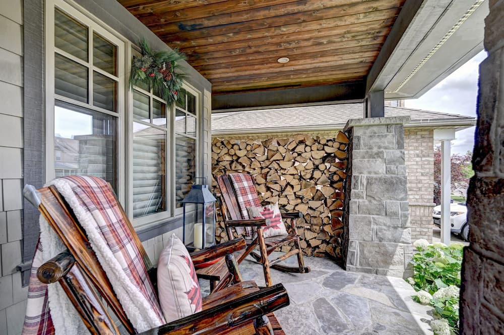 Photo of Patio Balcony in Grand River South