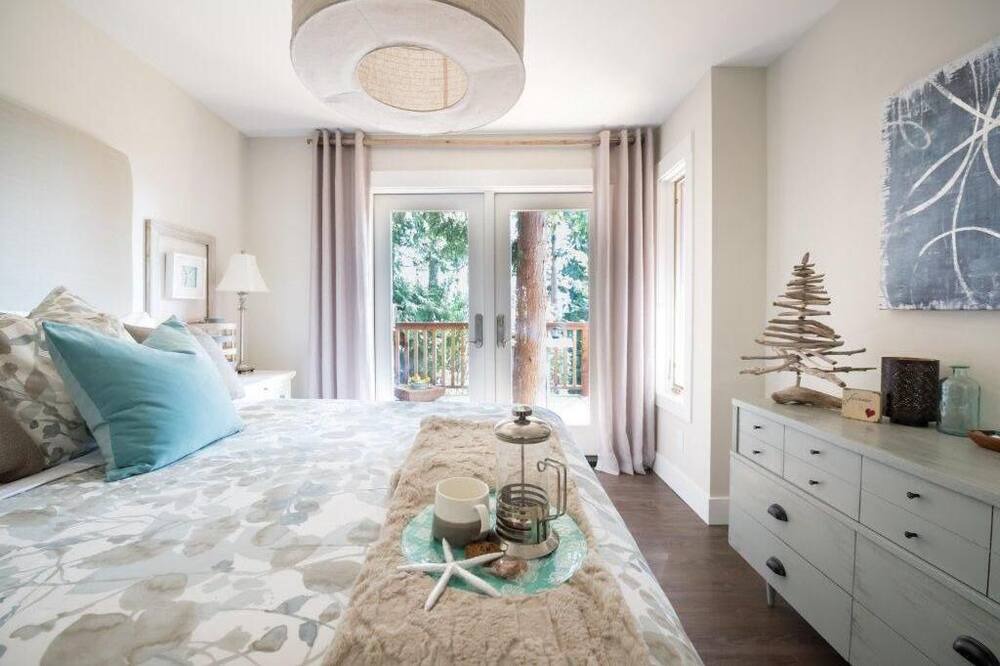 Photo of Bedroom in Halfmoon Bay
