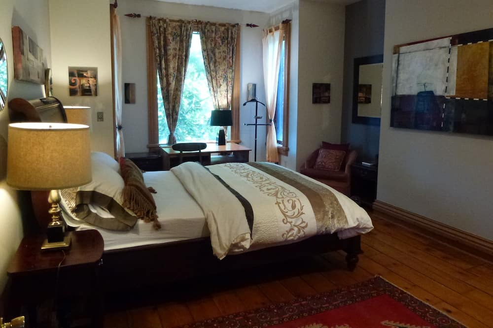 Photo of Bedroom in Cabbagetown South