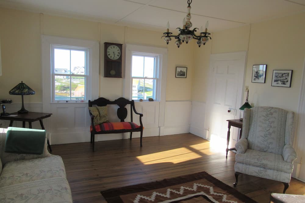 Photo of Livingroom in Peggy's Cove