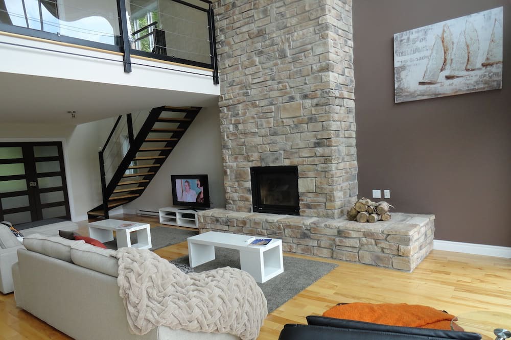 Photo of Livingroom in Lac Beauport