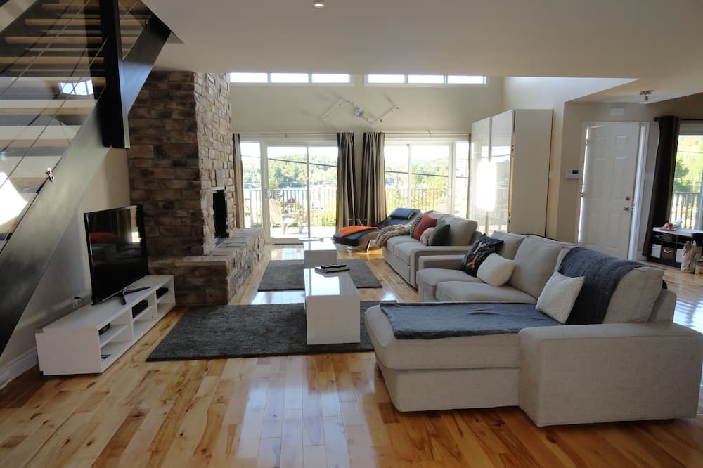 Photo of Livingroom in Lac Beauport